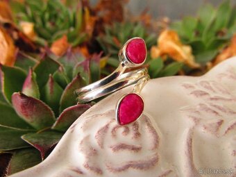 Ponúkam krásny dámsky strieborný prsteň. - 3