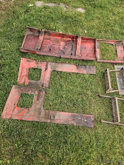 Predám kapotáž na traktor - 3