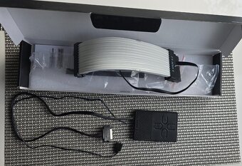 Lian Li Strimer plus 24-Pin RGB + ovládač - 3