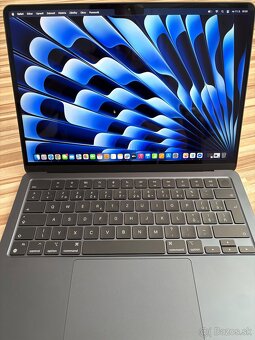 MacBook Air 13" Apple M2 8C CPU 8C GPU 8GB 256GB Polnočný S - 3