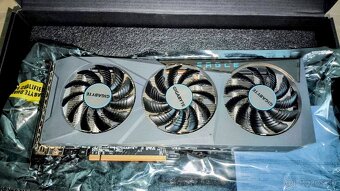 Gigabyte AMD RX 6600 XT EAGLE 8G - 3