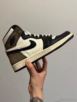 Air Jordan 1 High Dark Mocha - 3