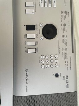 Yamaha DGX230 - 3