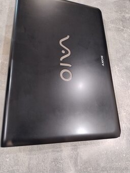 Sony Vaio SVE171 - 3