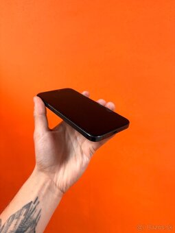 Apple iPhone 15 Pro Max 256gb - Čierny Titán - 3