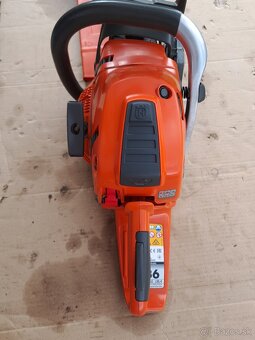 Husqvarna 560 XP motorova pila - 3
