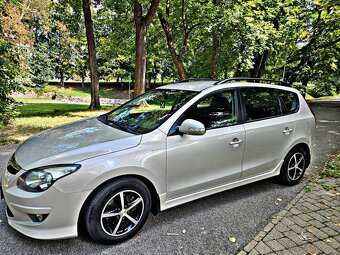 Hyundai i30 Combi family 1.6 benzín 93kW - 3