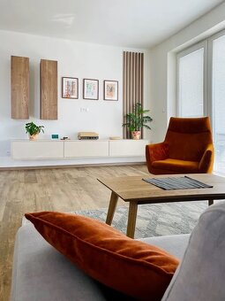 Útulný 3-izbový rodinný dom s krásnou záhradou - Rovinka - 3