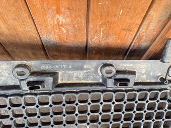 Land Rover Defender 2020- stredová krytka nárazníka - 3