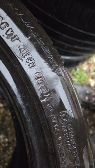 Predam zimné 215/45 r18 - 3