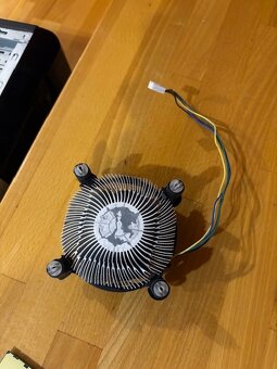 Procesor Intel i3 a chladič - 3