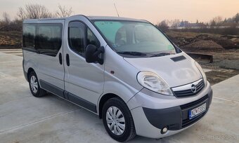 Opel Vivaro 2.5 CDTi 9 miest - 3