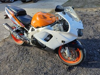 Honda sc33 - 3