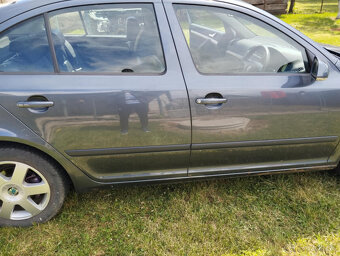 dvere, piate dvere, kapota, blatnik, svetlo škoda octavia 2 - 3