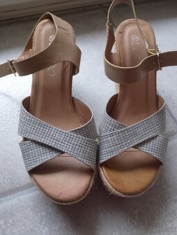 sandálky na platforme č.39 - 3