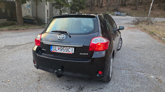 Toyota auris 2012 - 3