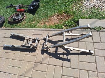 Zadná vidla Kawasaki klr 600 - 3