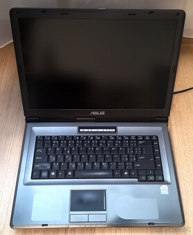 Predám starší notebook Asus - 3