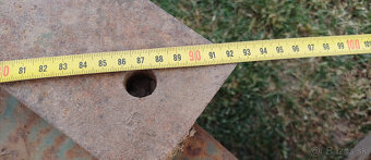 Štvorcový profil s držiakmi - 3