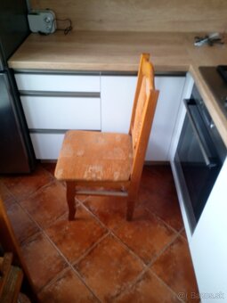 Stoličky a rozkladací stol - 3