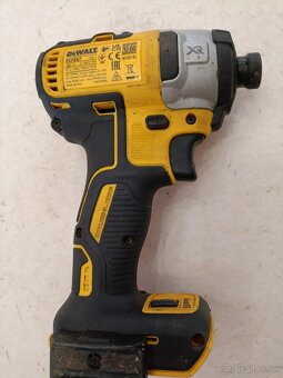 Dewalt rázový uťahovák 887 - 3