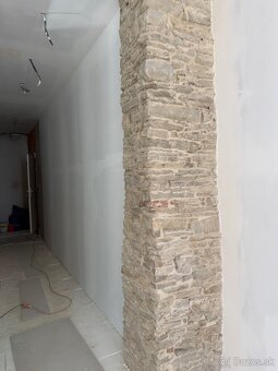 Dva 3izbové byty na námestí - 3