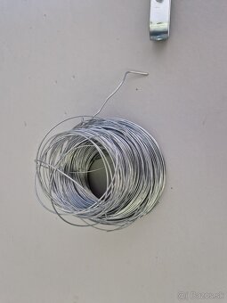 Stĺpiky, pletivo, zostatok oplotenia - 3