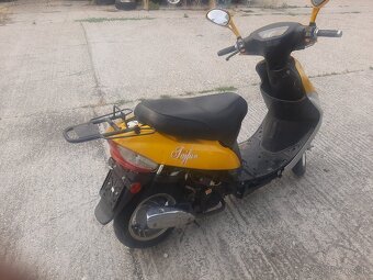 Skuter 50 ccm 4takt - 3
