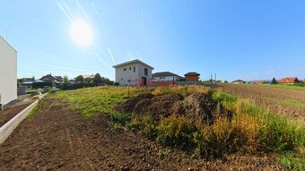 REZERVOVANÝ - STAVEBNÝ POZEMOK NA PREDAJ – Ľubotice, Ľanová  - 3