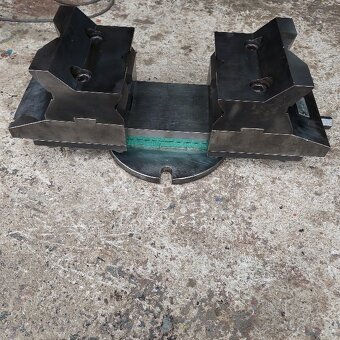 Prizmový , prizmatický zverák - 3