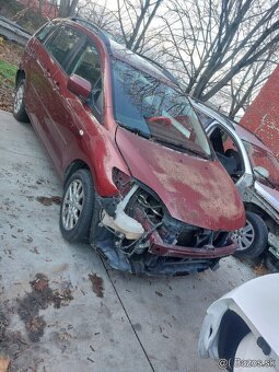 Rozpredám Mazdu 5 2.0 cdti RF RF7 - 3