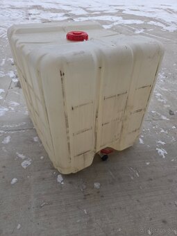 Predám IBC nádrže 1000l - 3