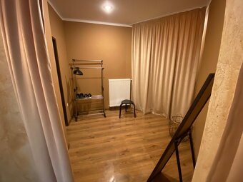 Odstúpim salón - 3