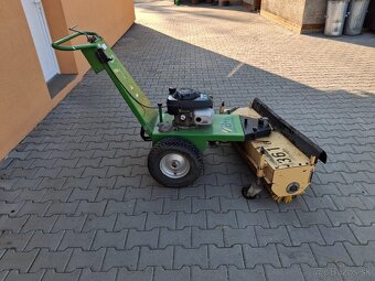 Motorový zametač - - 3