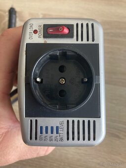 BELKIN menič napätia 12V/230V - 3