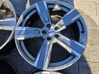 Volvo XC40,xc60,xc90,V40 - 3