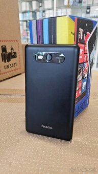 Nokia Lumia 820 black - 3