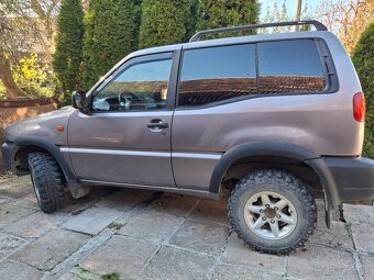 Nissan Terrano 2 - 3