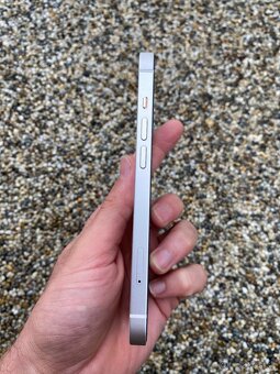 IPhone 13 - baterie 100% - 3