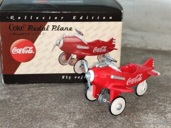 Coca cola pedal plane - 3