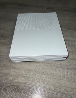 Xbox one s 1TB - 3