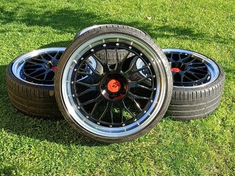 MB Design LV1 235/30 R20 5x112 - 3