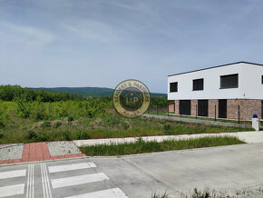 Stavebný pozemok-Chorvátsky Grob-Lipová ul. 432 m2. Všetky I - 3
