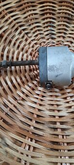Motorček motor stieračov praga v3s velorex... - 3