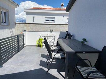 Dom s 2 apartmánmi a garážou, Chorvátsko VIR - 3