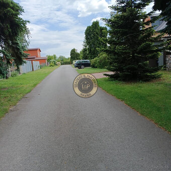 PREDAJ stavebný pozemok Veľká Ida 2200 m2 - 3