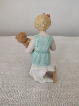 Royal dux dievča s macíkom porcelánová soška - 3