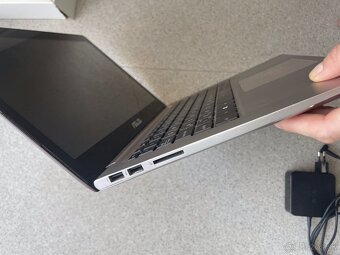 ultratenký Asus ZenBook UX303U - 3