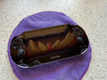 PS Vita OLED - ako nová 32 GB - 3