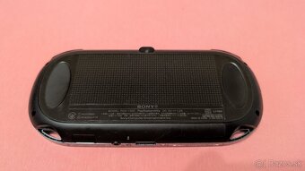 Pokazená PS Vita 1100 crystal black - 3